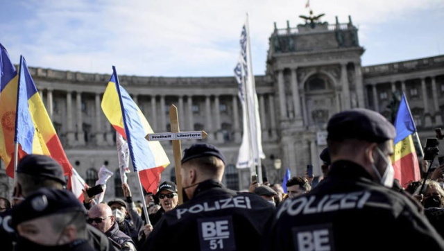 Ogólnokrajowy lockdown w Austrii. I obowiązkowe szczepienia przeciw COVID