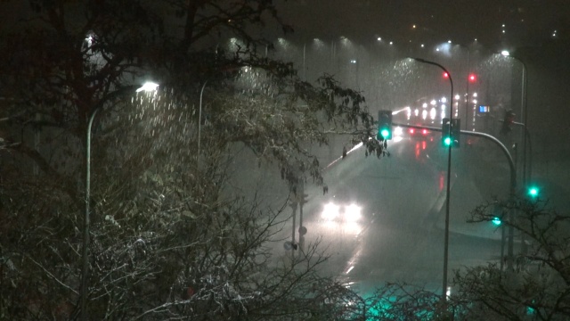 Intensywne opady śniegu w Kujawsko-Pomorskiem. Meteorolodzy ostrzegają [wideo]