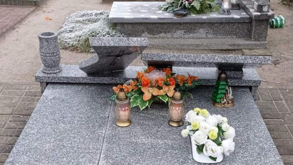 Wandal, który zdemolował groby na cmentarzu w Piotrkowie Kujawskim już usłyszał zarzuty. Fot. Policja