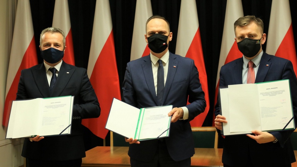 Od lewej: Mikołaj Bogdanowicz, Rafał Weber, Łukasz Schreiber. Fot. gov.pl