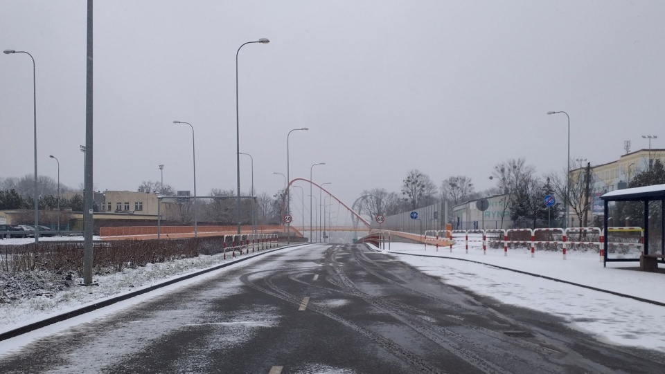 Most Uniwersytecki jest zamknięty od ubiegłego tygodnia. Trzeba jeszcze bardziej szczegółowych analiz usterki - uważa Politechnika Gdańska.