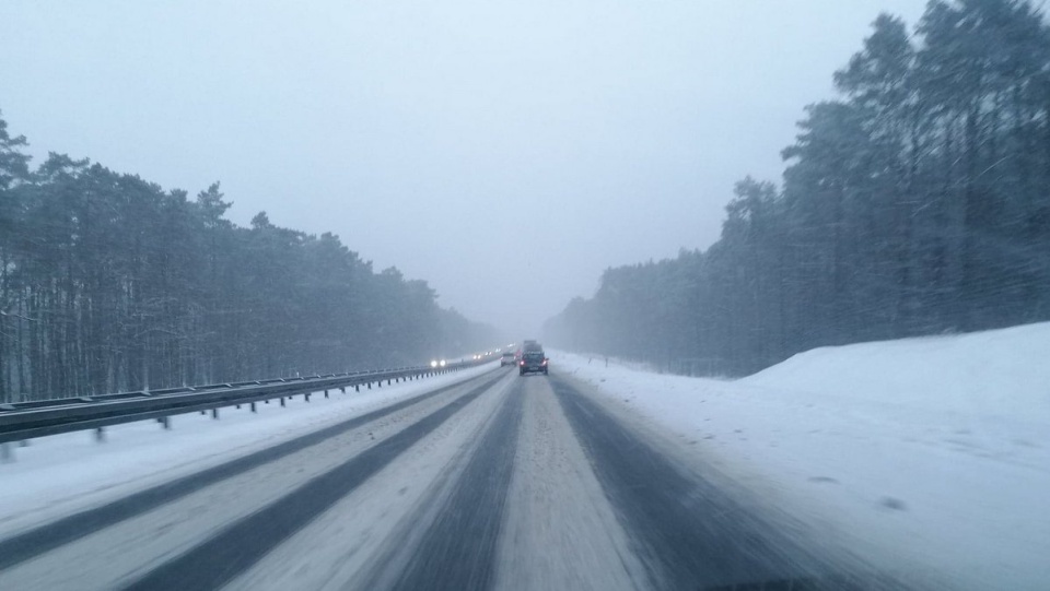 Tak wyglądały drogi w regionie w środę rano/fot. mg