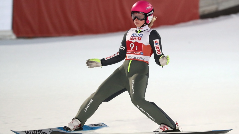 Anna Twardosz podczas skoków drużyn mieszanych na mistrzostwach świata w narciarstwie klasycznym w Oberstdorfie. PAP/Grzegorz Momot