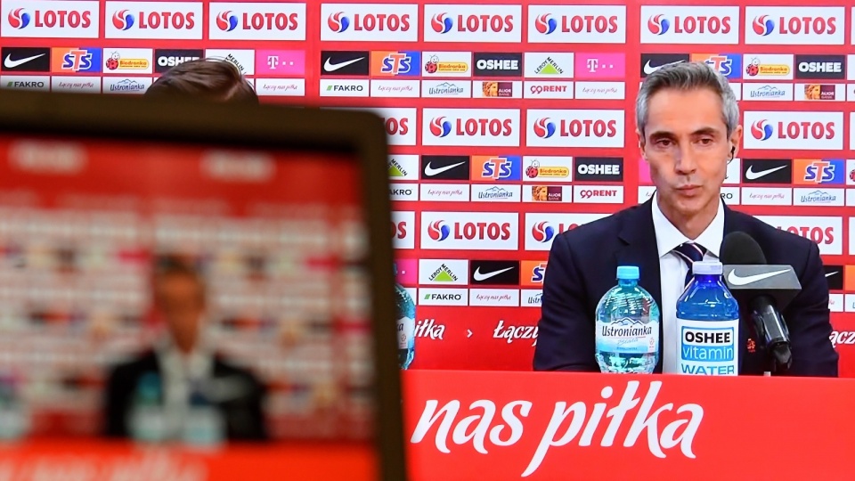 Trener piłkarskiej reprezentacji Polski Paulo Sousa podczas konfererencji prasowej online. Fot. PAP/Piotr Nowak