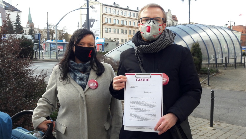 Działacze Lewicy Razem w Bydgoszczy apelują o zmiany na Rondzie Jagiellonów/fot. Tatiana Adonis