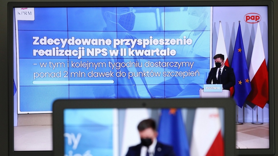 Szef Kancelarii Prezesa Rady Ministrów, pełnomocnik rządu ds. szczepień przeciwko Covid-19 Michał Dworczyk. Fot. PAP/Paweł Supernak