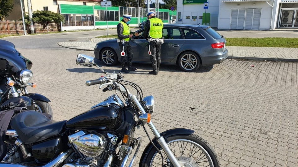 Bydgoska „drogówka” włączyła się w ogólnopolską akcję „Patrz w lusterko motocykle są wszędzie”. Fot. Policja