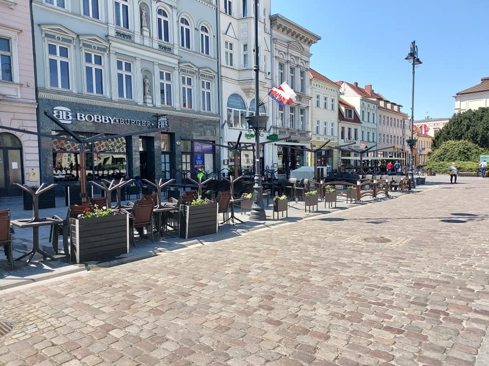 Ogródki letnie na bydgoskim Starym Rynku już gotowe/fot. ZDMiKP, Facebook