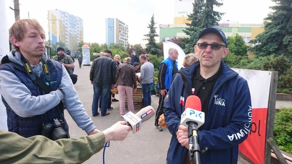 Protest rolników w Toruniu. Rozdawali ziemniaki, by zwrócić uwagą na problem w finansowych relacjach z marketami./fot. Michał Zaręba