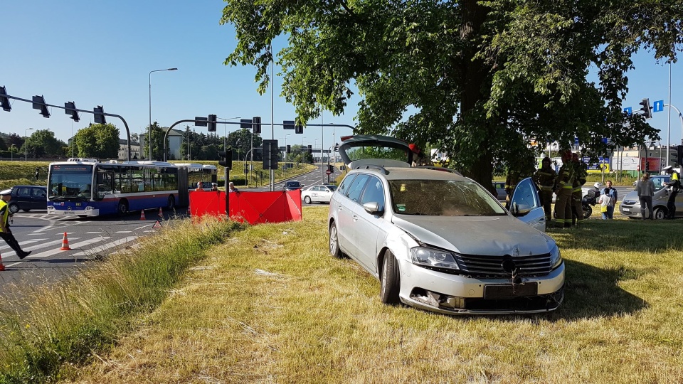 Tragiczny wypadek na r. Inowrocławskim w Bydgoszczy./fot. Bydgoszcz 998/archiwum