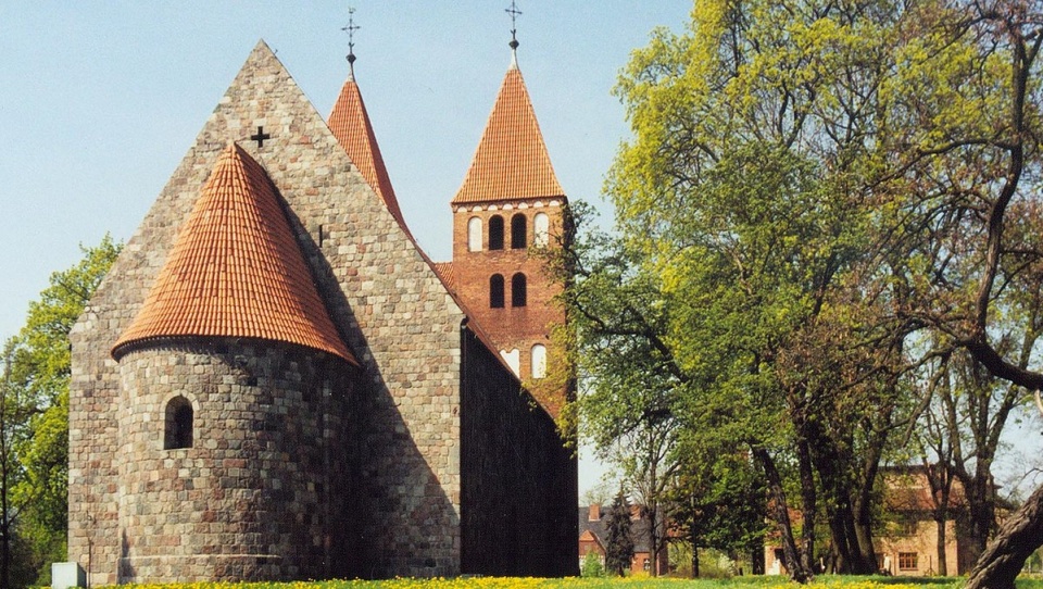 Kościół NMP w Inwrocławiu, jeden z zabytków Szlaku Piastowskiego/fot. pko, Wikipedia