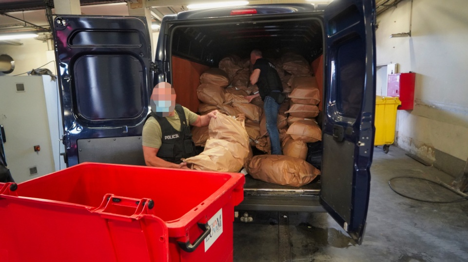 Ponad 280 kg różnych narkotyków spalili policjanci z Komendy Wojewódzkiej Policji w Bydgoszczy/fot. nadesłane