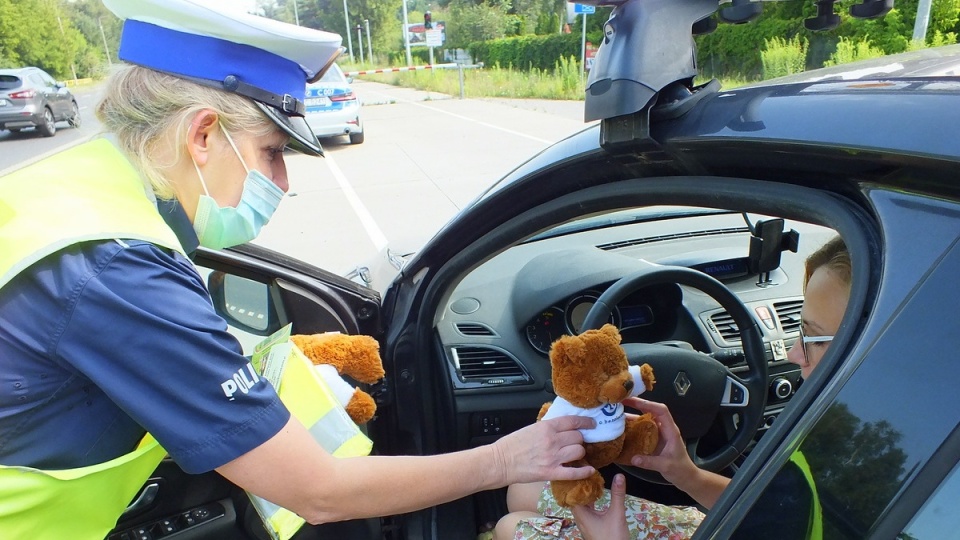 25 lipca jest dniem Świętego Krzysztofa - patrona kierowców. Tego dnia obchodzony jest również Ogólnopolski Dzień Bezpiecznego Kierowcy. Fot. Policja