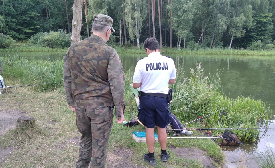 „Wodniacy” z bydgoskiej komendy patrolują nie tylko akweny, lecz także tereny do nich przyległe - najczęściej lasy./fot. KWP Bydgoszcz