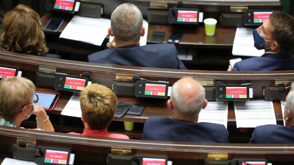 Sejm przyjął w środę nowelizację ustawy o radiofonii i telewizji. Za ustawą głosowało 228 posłów, przeciw było 216, wstrzymało się 10. Fot. PAP/Wojciech Olkuśnik