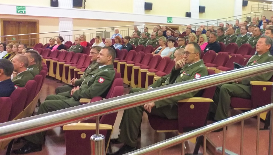 Kilkudziesięciu żołnierzy i pracowników Inspektoratu Wsparcia Sił Zbrojnych w Bydgoszczy odebrało resortowe wyróżnienia.