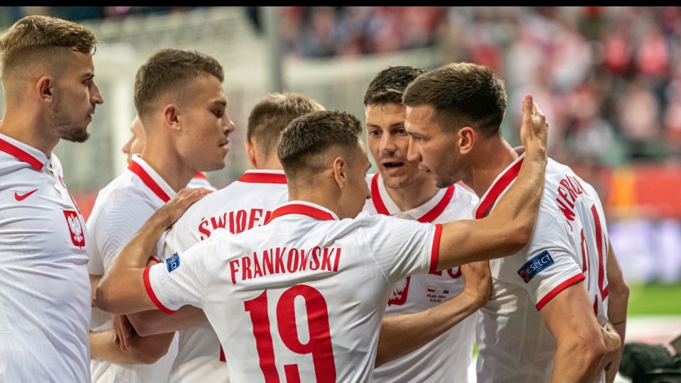 Piłkarze reprezentacji Polski cieszą się z gola Jakuba Świerczoka (P) podczas meczu towarzyskiego z Rosją PAP Maciej Kulczyński