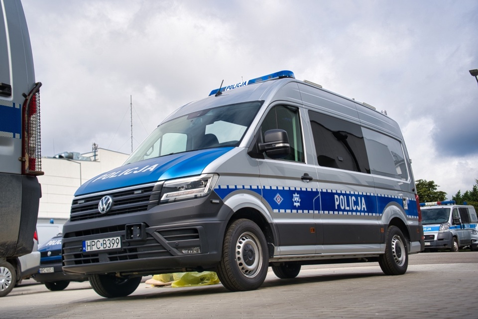 Policja kupiła cztery specjalistyczne ambulanse do obsługi wypadków drogowych./fot. Policja