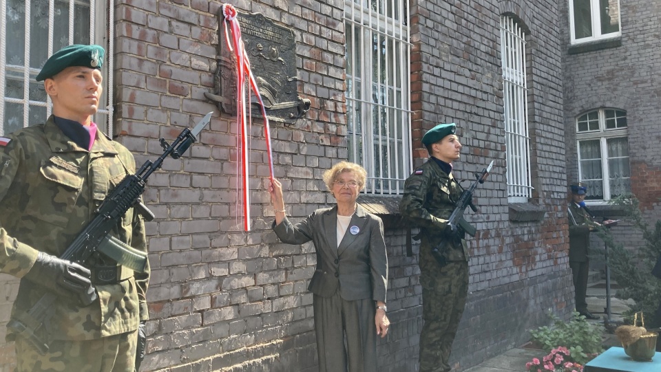 Uroczysta zbiórka i odsłonięcie tablicy pamiątkowej z okazji 100. rocznicy powstania Centrum Wyszkolenia Kawalerii w Grudziądzu. Fot. Krystian Makowski