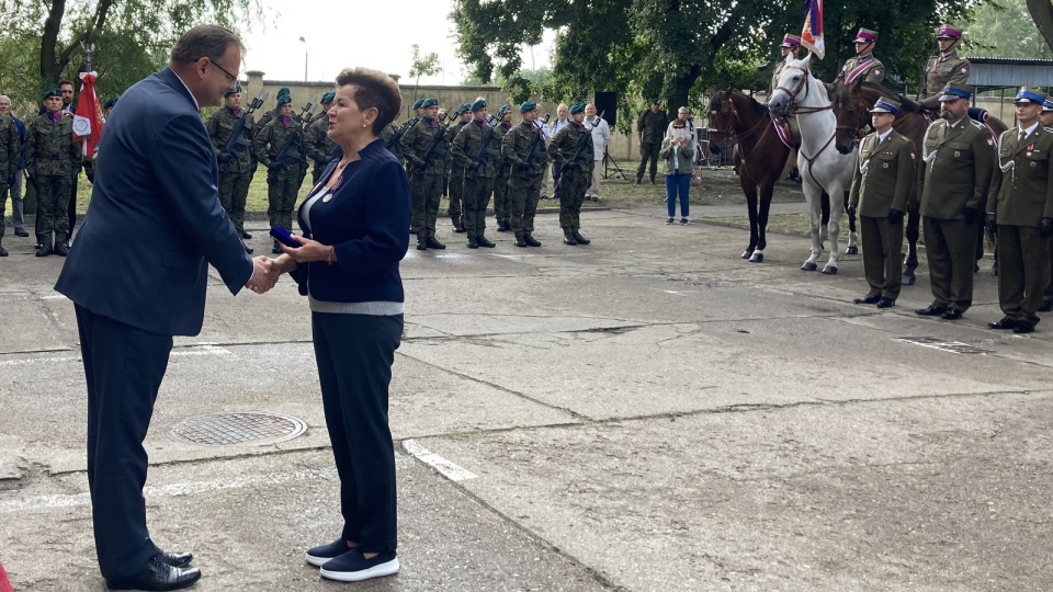 Uroczysta zbiórka i odsłonięcie tablicy pamiątkowej z okazji 100. rocznicy powstania Centrum Wyszkolenia Kawalerii w Grudziądzu. Fot. Krystian Makowski