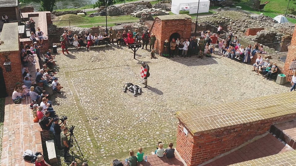 Piknik historyczny „Dawno temu na zamku" w Brodnicy./fot. Dronfor