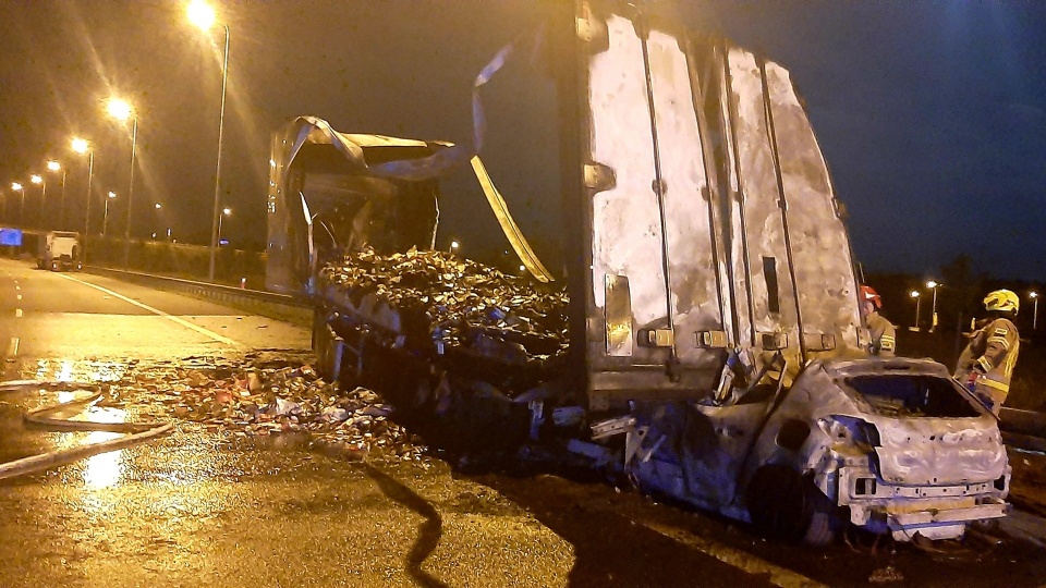 Tragiczny wypadek na A1 koło Świecia - trasa zablokowana w kierunku Łodzi. Fot. OSP Wiąg