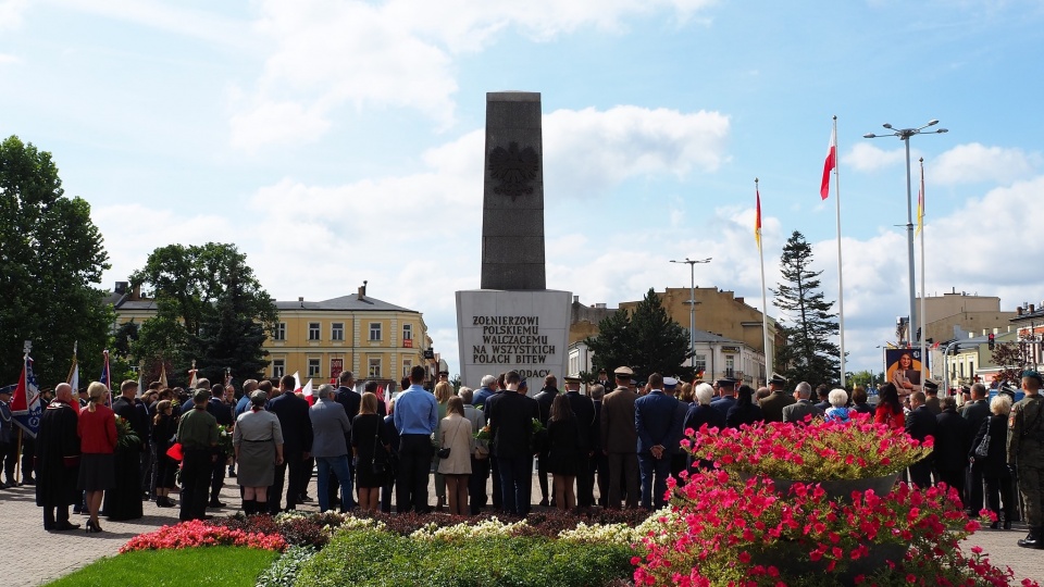 O godz. 12.00 na placu Wolności we Włocławku odbyły się miejskie obchody upamiętniające 82. rocznicę wybuchu II wojny światowej. Fot. UM we Włocławku