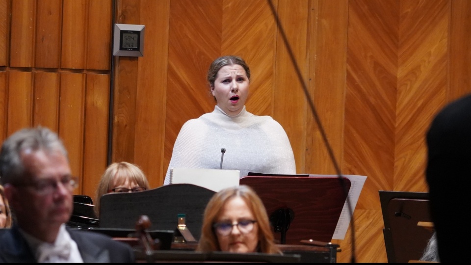 Solistka Magdalena Molendowska podczas inauguracji Bydgoskiego Festiwalu Muzycznego/fot. materiały Filharmonii