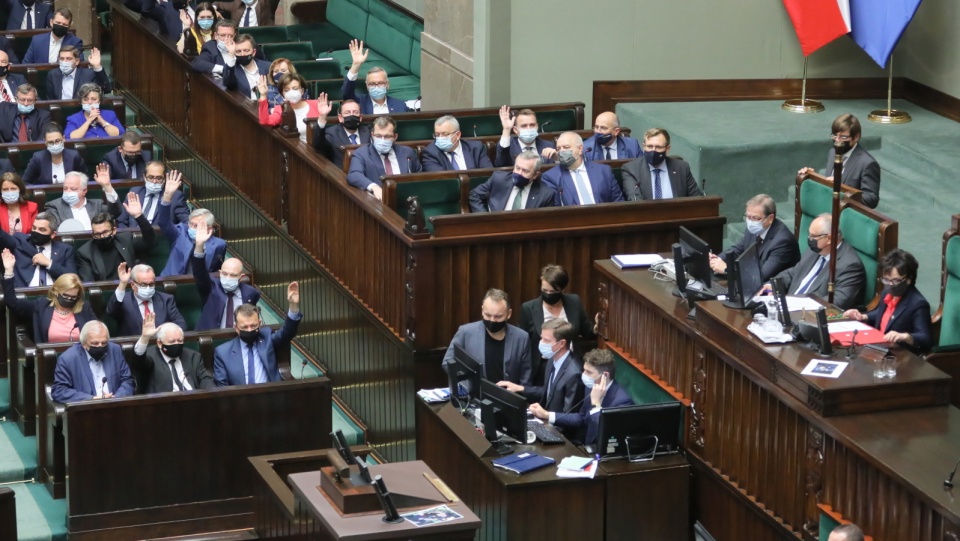 Sejm wyraził zgodę na przedłużenie o 60 dni stanu wyjątkowego obowiązującego na obszarze części województw podlaskiego i lubelskiego, przy granicy z Białorusią. Fot. PAP/Paweł Supernak