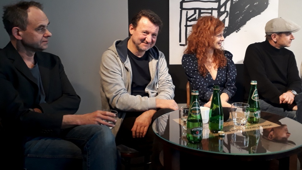 Marcin Sauter (pierwszy z lewej) z aktorami podczas konferencji prasowej przed premierą filmu „Miasto"/fot. Archiwum
