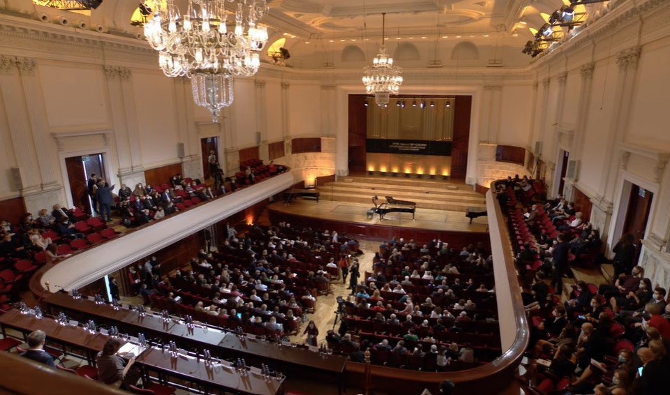 Przesłuchania odbywają się w w Sali Filharmonii Narodowej w Warszawie/fot. YouTube