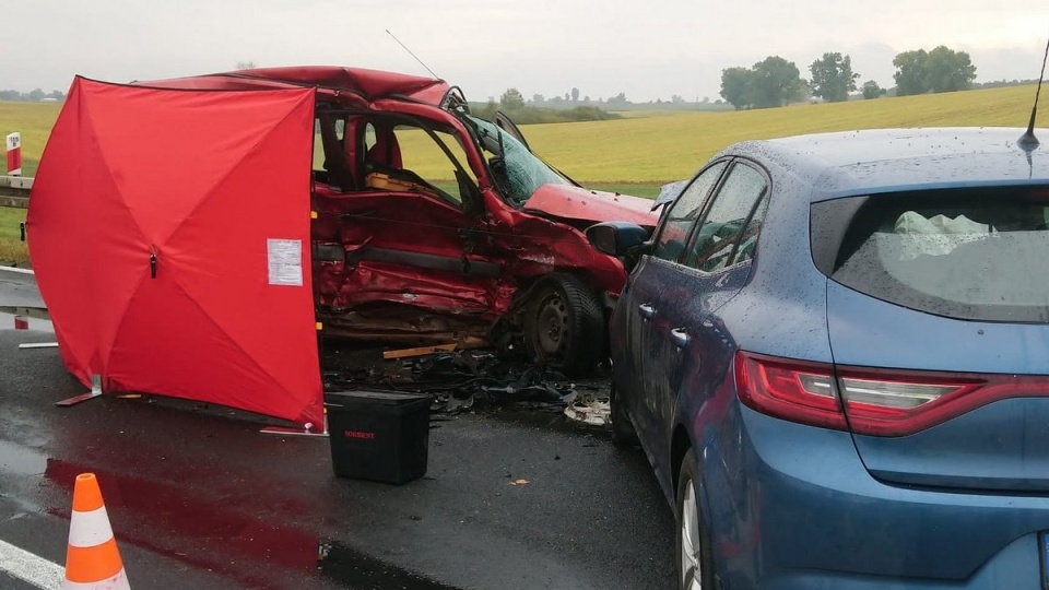 Zderzenie dwóch aut w Mąkowarsku. Nie żyje 65-letni kierowca./fot. Policja