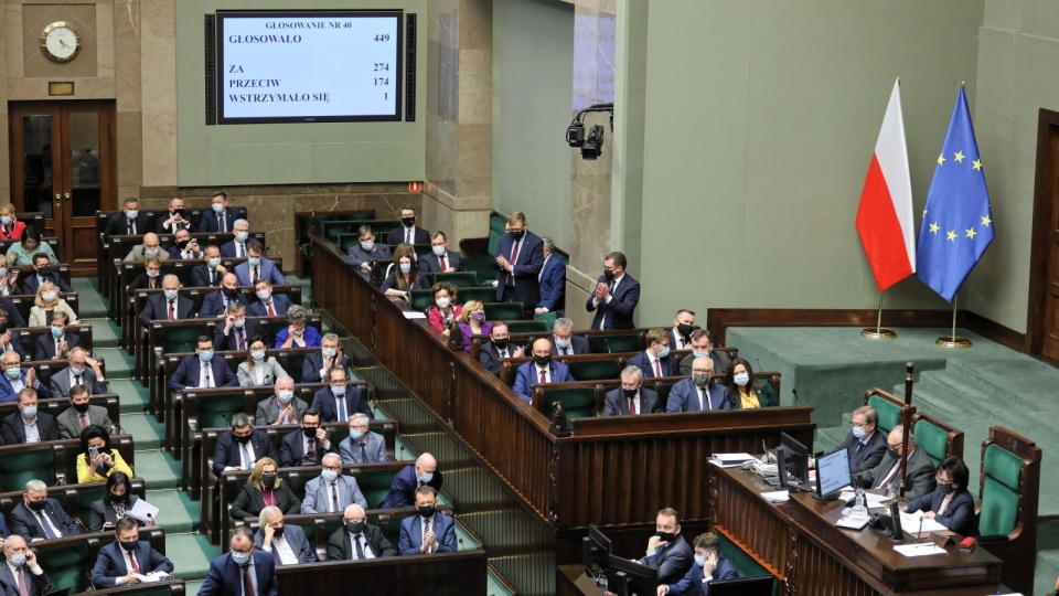 Za ustawą o budowie zabezpieczenia na granicy zagłosowali w czwartek wszyscy obecni na sali sejmowej posłowie: PiS, PSL, Porozumienia, Kukiz