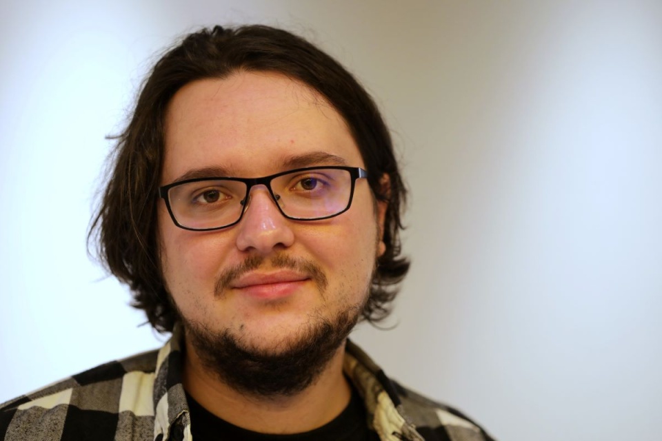 Jakub Kuszlik podczas wywiadu/fot. Albert Zawada, PAP