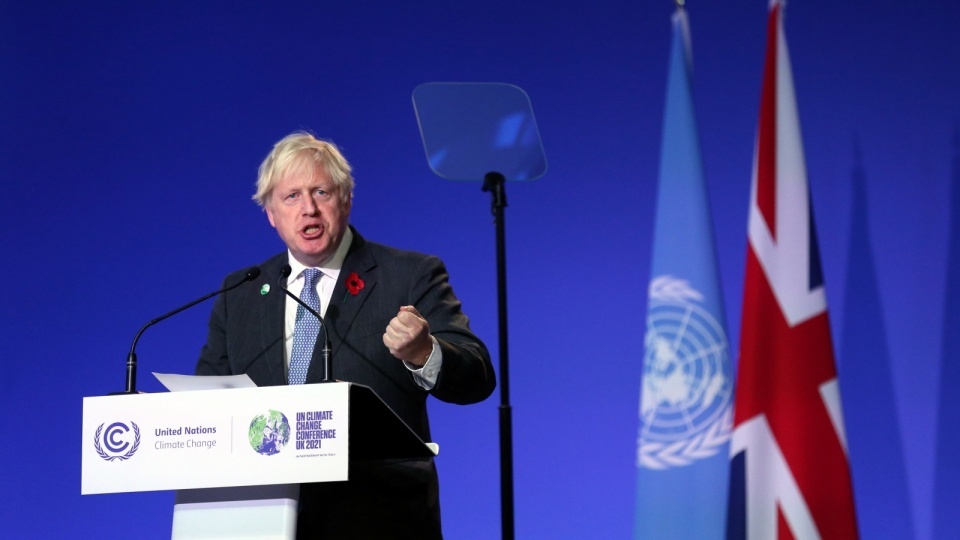 Wszystkie kraje muszą być gotowe do odważnych kompromisów w nadchodzącym tygodniu, by osiągnąć porozumienie pozwalające na zatrzymanie zmian klimatu - oświadczył w niedzielę Boris Johnson, premier Wielkiej Brytanii, która jest gospodarzem konferencji COP26. Fot. PAP/EPA