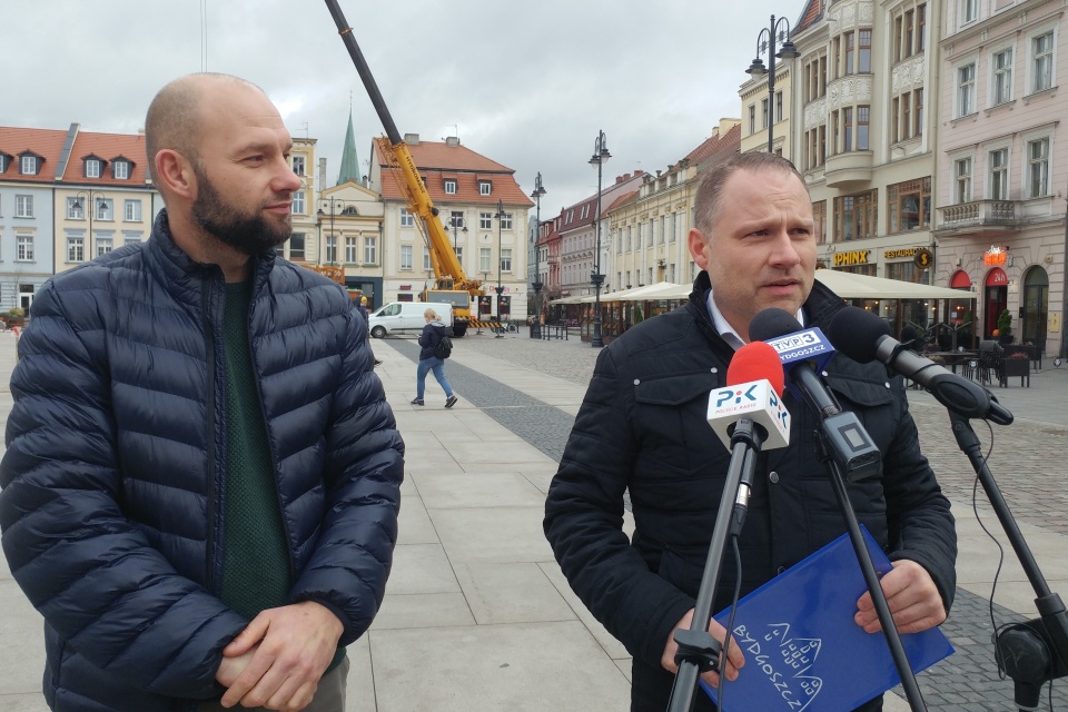 Łukasz Krupa, dyrektor biura promocji miasta i współpracy z zagranicą bydgoskiego ratusza oraz restaurator Dawid Dulęba./fot. Tatiana Adonis