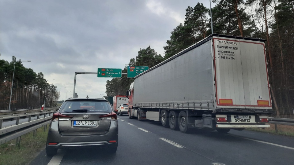 Kierowcy utknęli na drodze między Bydgoszczą a Inowrocławiem./fot. MG