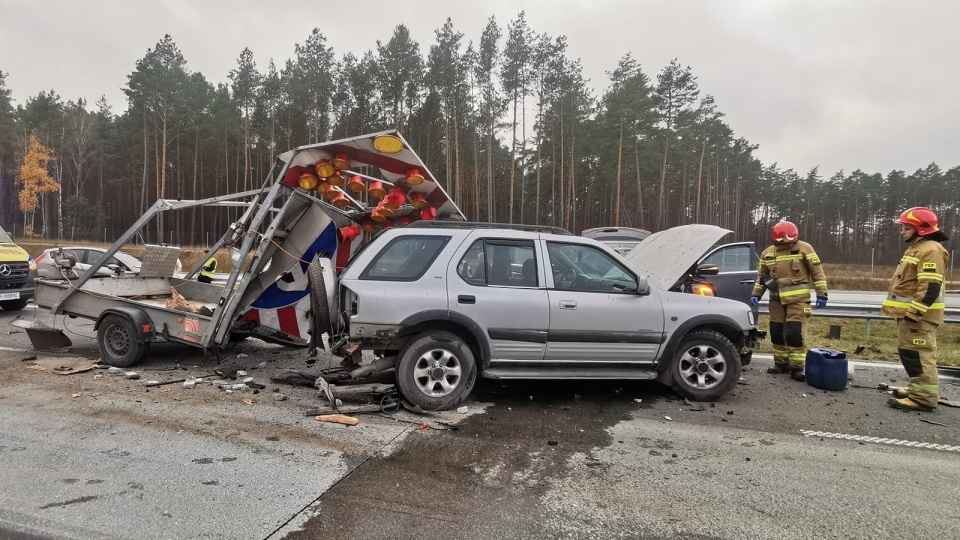 Jedna osoba została ranna w wypadku, do którego doszło przed godz. 15:00 na drodze nr 5 między węzłami Bydgoszcz-Zachód a Bydgoszcz-Opławiec w kierunku Gdańska. Fot. Krystian Andruszczenko Pomoc Drogowa Bydgoszcz 24h