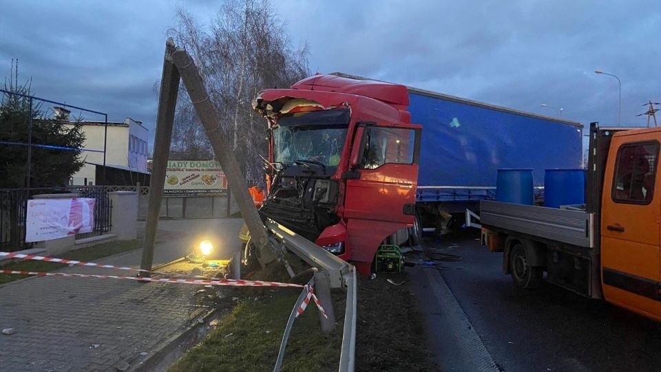 Tragiczny wypadek w Czernikowie. Zginęło dwoje strażaków. /fot. Fot. Pomoc Drogowa Jacek Hejnowicz/Bydgoszcz 998