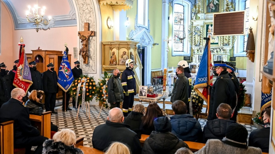 Pogrzeb druha OSP, który zginął w wypadku w Czernikowie/fot. Tytus Żmijewski, PAP