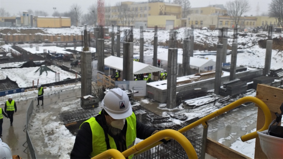 Szpital Uniwersytecki nr 2 im. A. Biziela w Bydgoszczy wkrótce doczeka się kolejnego budynku. W poniedziałek (13 grudnia) uroczyście wmurowano akt erekcyjny./fot. Jolanta Fischer