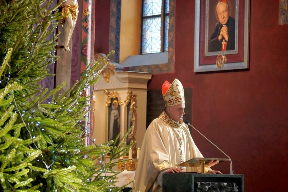 Biskup Krzysztof Włodarczk w bydgoskiej katedrze podczas świąt Bożego Narodzenia/fot. materiały diecezji bydgoskiej