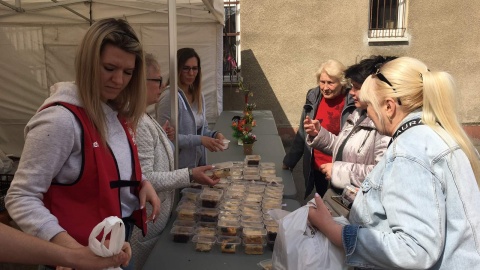 400 osób - rodzin polskich i ukraińskich - wzięło udział w integracyjnym śniadaniu wielkanocnym w Bydgoszczy. Fot. Elżbieta Rupniewska
