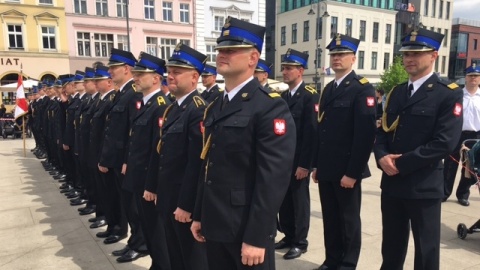 Strażacy z bydgoskiego garnizonu obchodzili Dzień Strażaka. Były odznaczenia, a potem wspólna zabawa./fot. Elżbieta Rupniewska