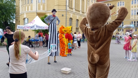 Koncerty, warsztaty, pokazy, a dla młodszych dmuchany zamek, bańki mydlane i zabawy - na bydgoskim UKW obchodzono Dzień dla Ukrainy./fot. Tatiana Adonis