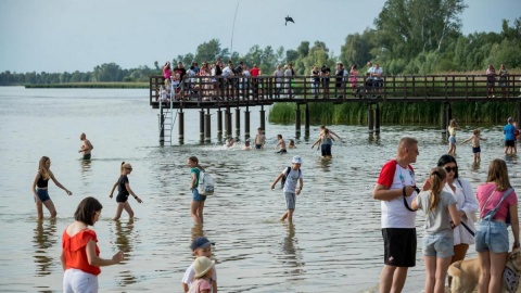 Kąpielisko i zagospodarowana plaża nad jeziorem Rogowskim Dużym oficjalnie otwarta/fot. Tomasz Czachorowski dla UM