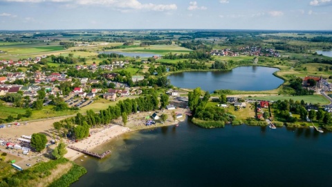 Kąpielisko i zagospodarowana plaża nad jeziorem Rogowskim Dużym oficjalnie otwarta/fot. Tomasz Czachorowski dla UM