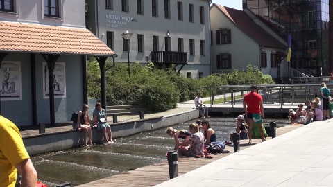 Gorąco, woda i tłumy na Wyspie Młyńskiej. Dla każdego coś miłego. (jw)