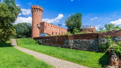 Trwają prace przy przebudowie średniowiecznej warowni w Świeciu nad Wisłą. /fot. Urząd Miejski w Świeciu