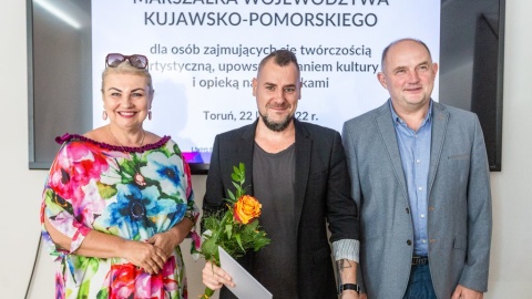 Dwanaścioro utalentowanych kujawsko-pomorskich artystów otrzymało stypendia marszałka województwa w dziedzinie twórczości artystycznej i promocji kultury. Fot. Szymon Ździebło